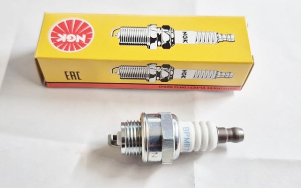 Zündkerze NGK BPMR7A (15270136STK)