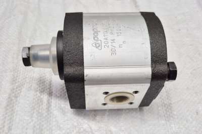 Hydraulikpumpe für Carraro 4500, linksdrehend 16 cm³/U | Carraro | Hydraulikpumpen u. Zubehör | Hydraulik | - Ihr Ersatzteilprofi für Schlepper Hydraulikpumpe für Carraro 4500, linksdrehend 16 cm³/U | Carraro | Hydraulikpumpen u. Zubehör | Hydraulik | - Ihr Ersatzteilprofi für Schlepper