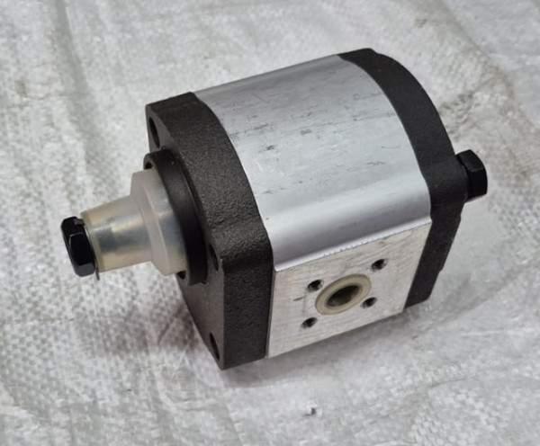 Gr-2 Pumpe 11cc Rechts D=50 1:5 (87020029)